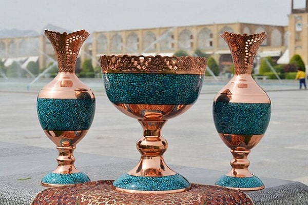 Isfahan souvenirs from mesh and sequins to delicate carvings
