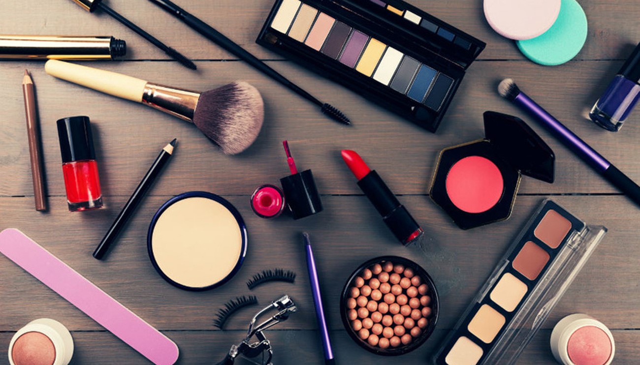 How to distinguish original cosmetics from fake ones