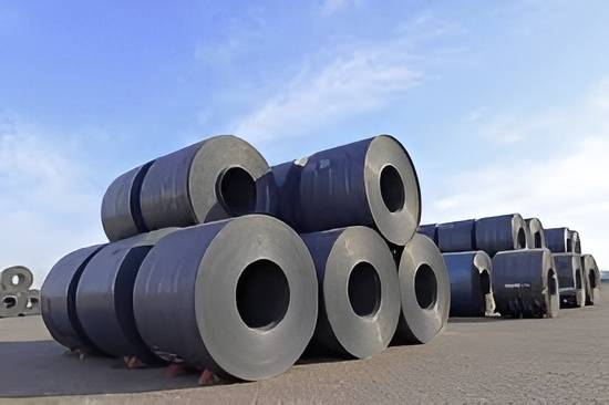 پیشبینی قیمت آهنآلات با انفجار نرخ دلار؛ چشمانداز واقعی بازار ورق در ایران